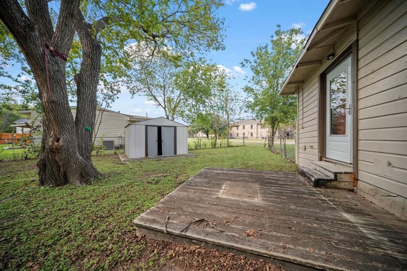 514 E University Avenue, Waxahachie TX 75165 - Photo 24