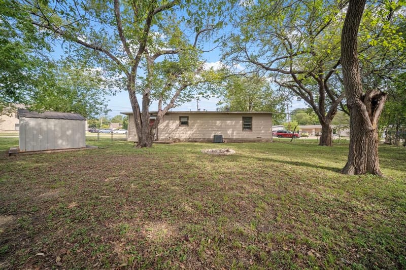 514 E University Avenue, Waxahachie TX 75165 - Photo 21