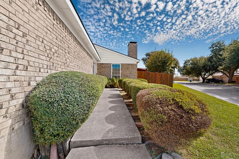2228 Bunker Hill Drive, Carrollton TX 75006 - Photo 5
