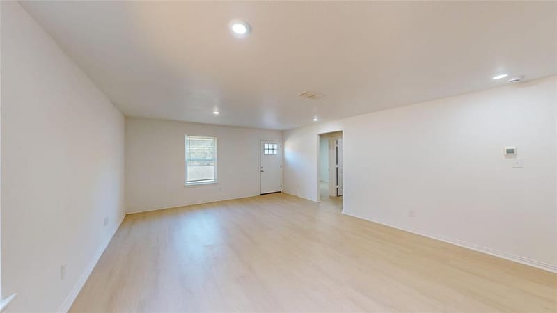 3823 Colonial Avenue, Dallas TX 75215 - Photo 3