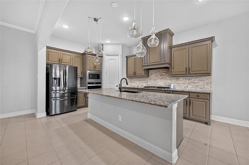 1937 Manzana Way, Burleson TX 76028 - Photo 9