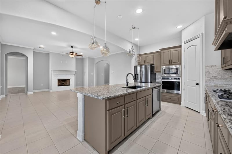 1937 Manzana Way, Burleson TX 76028 - Photo 11