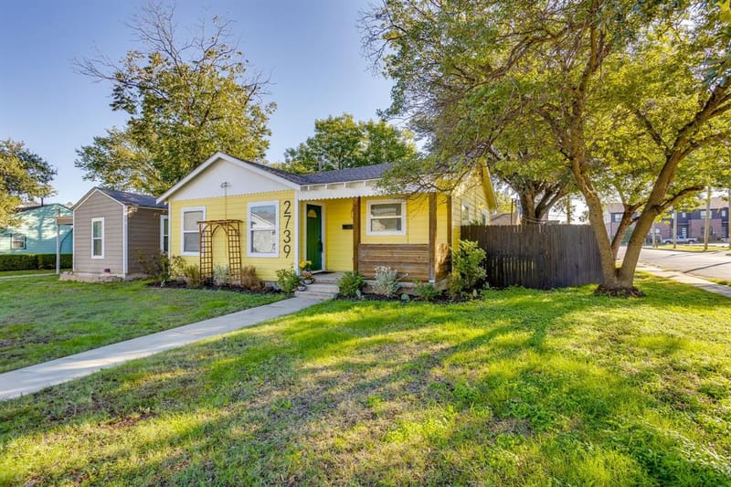 2739 Livingston Avenue, Fort Worth TX 76110 - Photo 2