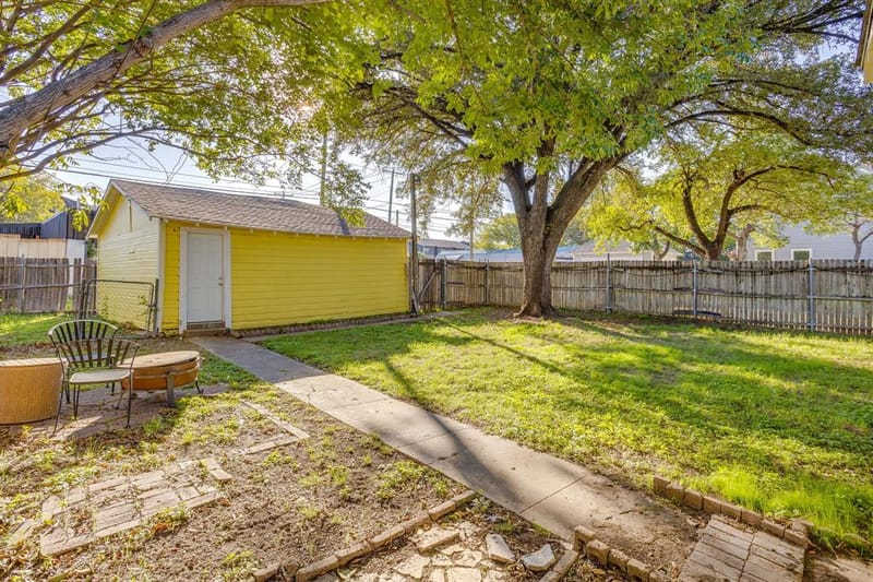 2739 Livingston Avenue, Fort Worth TX 76110 - Photo 16
