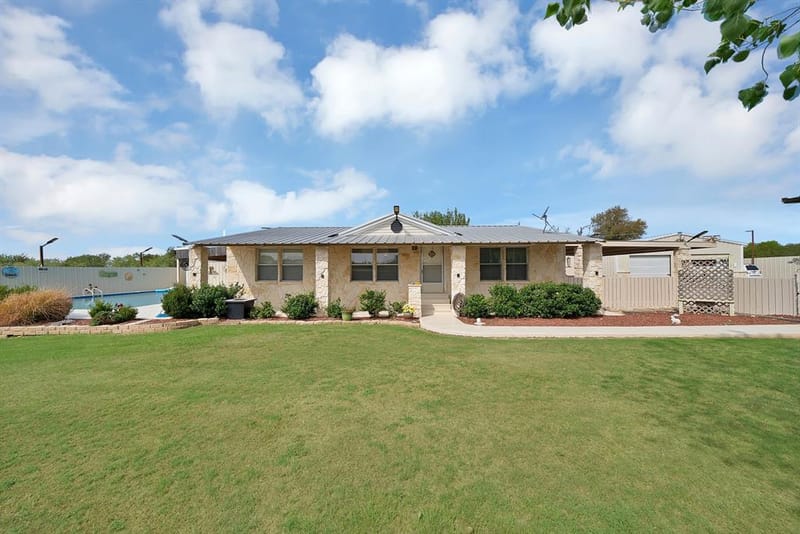 435 Gene Lee Road, Mineral Wells TX 76067 - Photo 16