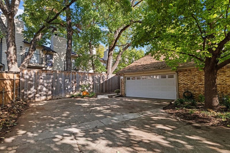 6409 Ridgemont Drive, Dallas TX 75214 - Photo 32
