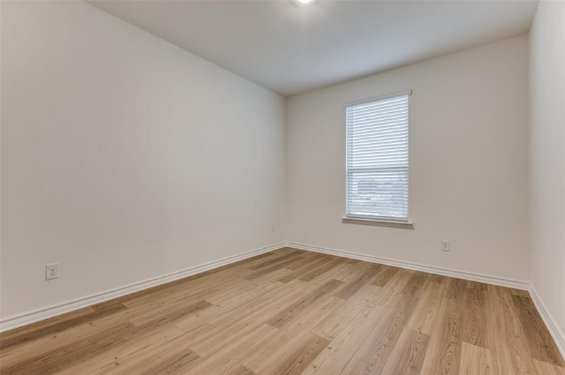 2704 Goldfinch Drive, Denton TX 76205 - Photo 10
