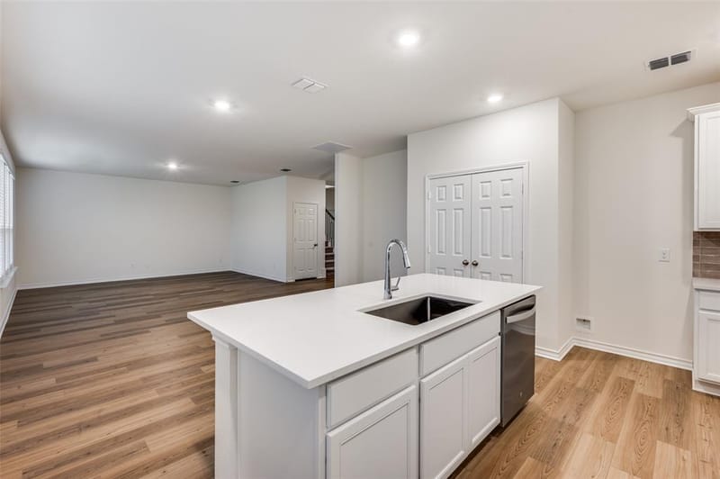 2704 Goldfinch Drive, Denton TX 76205 - Photo 8