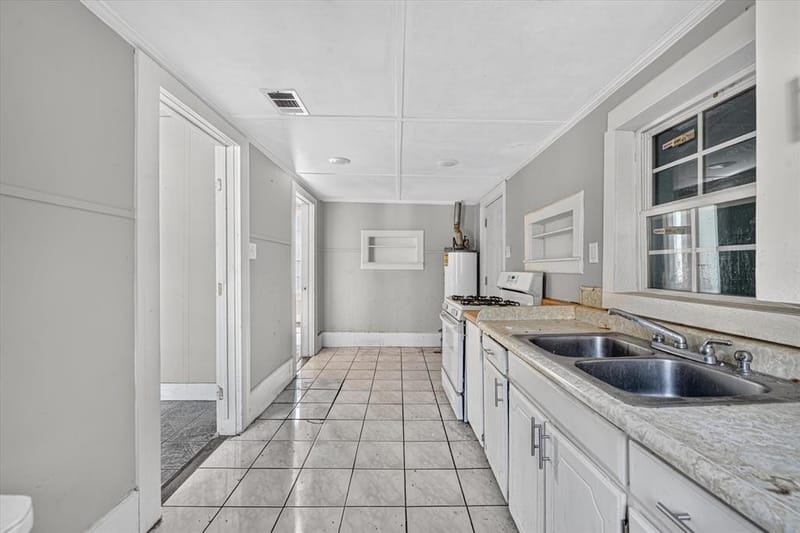 2405 Roosevelt Avenue, Fort Worth TX 76164 - Photo 10