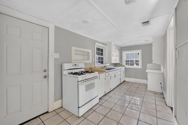 2405 Roosevelt Avenue, Fort Worth TX 76164 - Photo 11