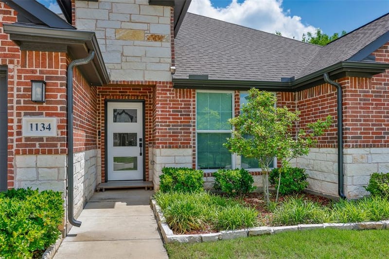 1134 Vintage Avenue, Gainesville TX 76240 - Photo 3