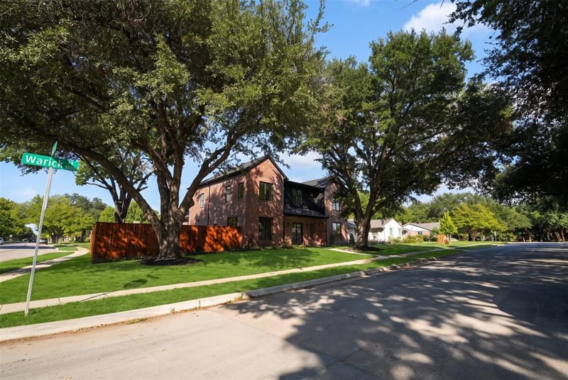 3507 Warick Drive, Dallas TX 75229 - Photo 2