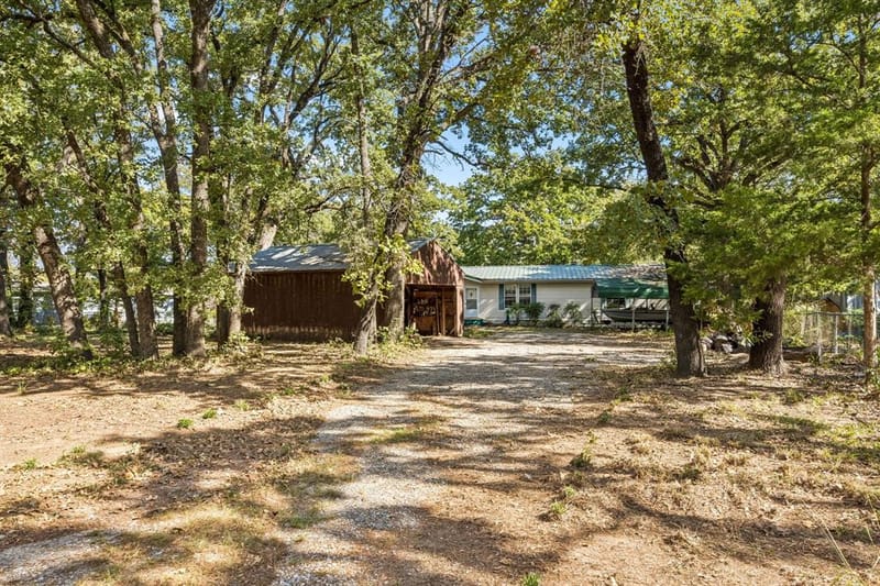 7018 Post Oak Drive, Bonham TX 75418 - Photo 2