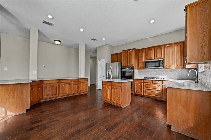 714 Cottonwood Bend Drive, Allen TX 75002 - Photo 6