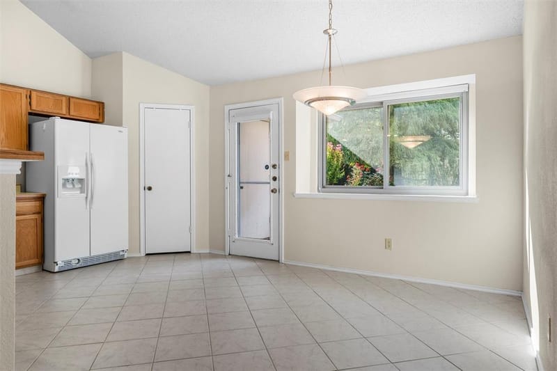 2608 Chestnut Court, Bedford TX 76022 - Photo 11