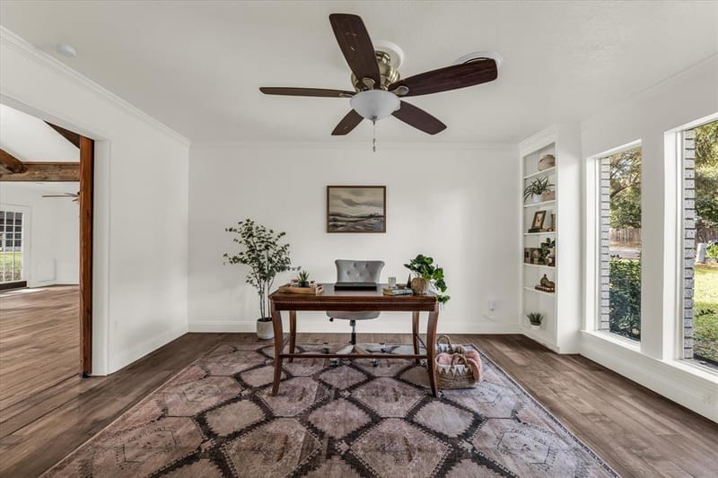1013 Fairway Road, Woodway TX 76712 - Photo 6