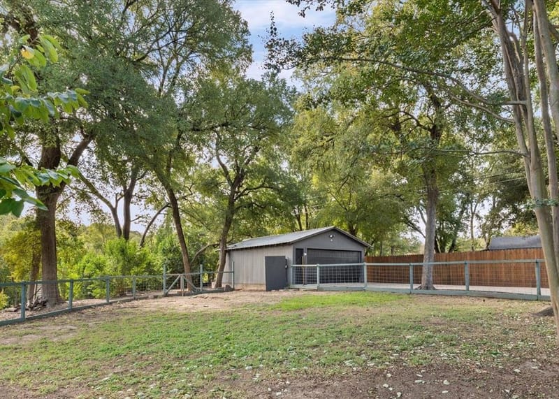 1013 Fairway Road, Woodway TX 76712 - Photo 34