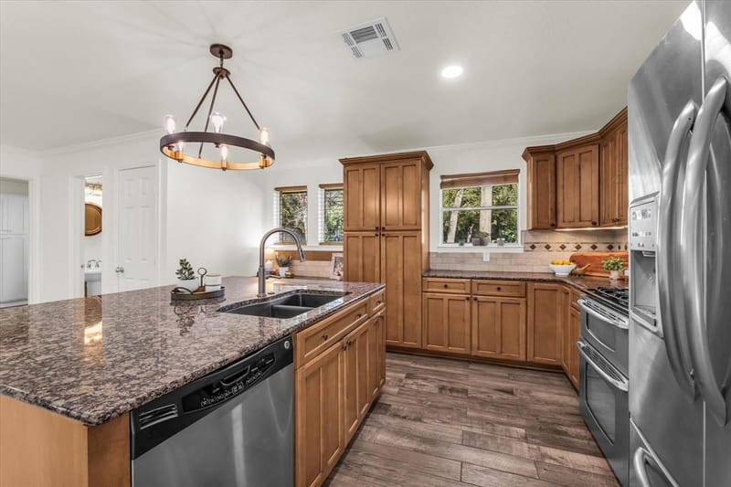 1013 Fairway Road, Woodway TX 76712 - Photo 15