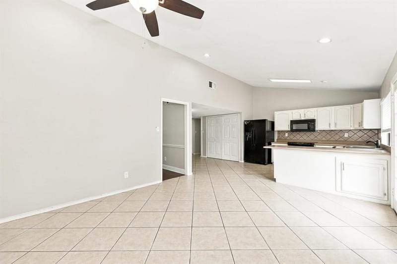 3207 Wintersmith Drive, Arlington TX 76014 - Photo 6