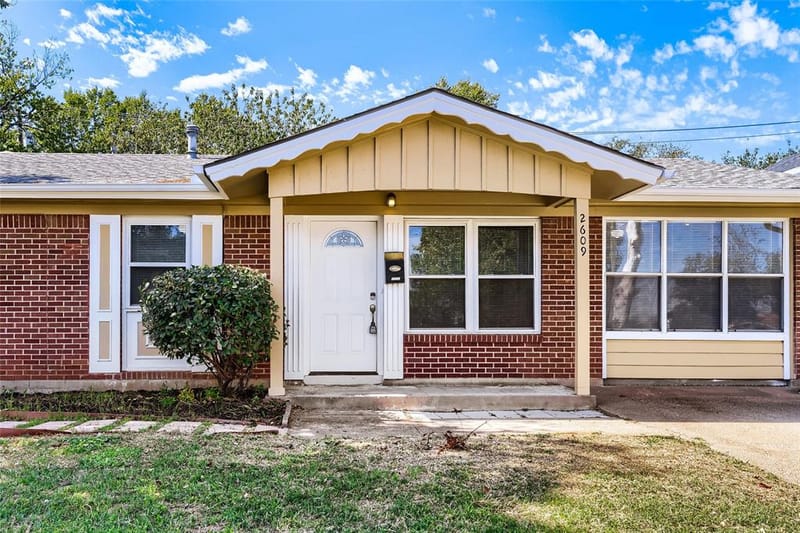 2609 Harvard Street N, Irving TX 75062 - Photo 3