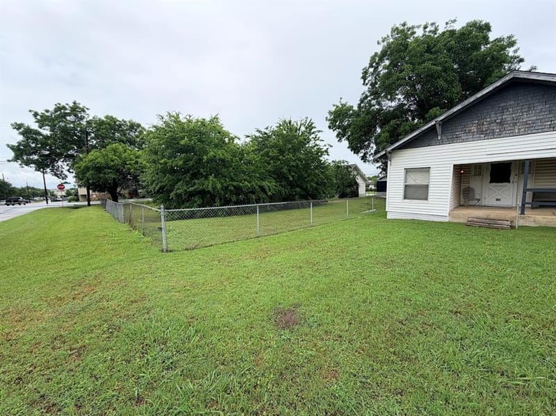 105 E 3rd Street, Prosper TX 75078 - Photo 3