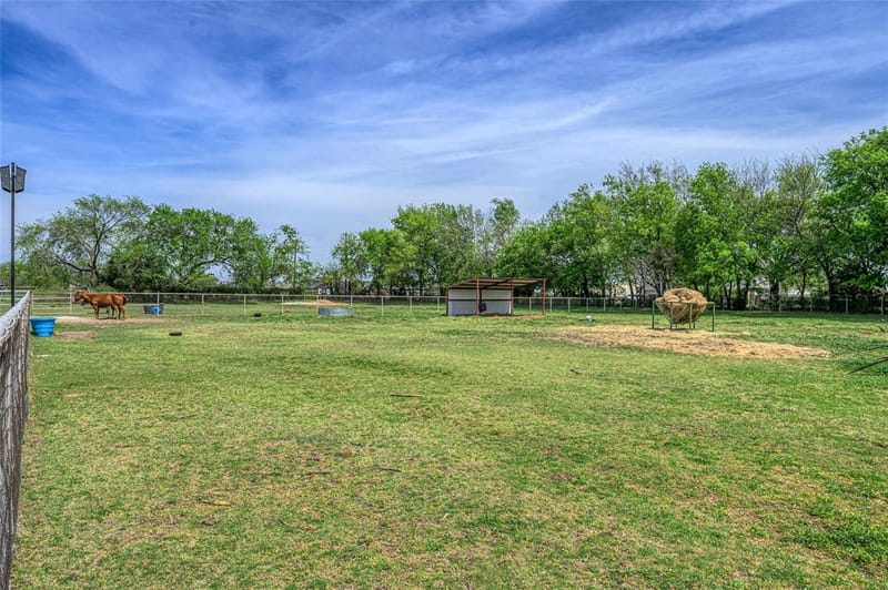 501 N Van Zandt Street, Tioga TX 76271 - Photo 27