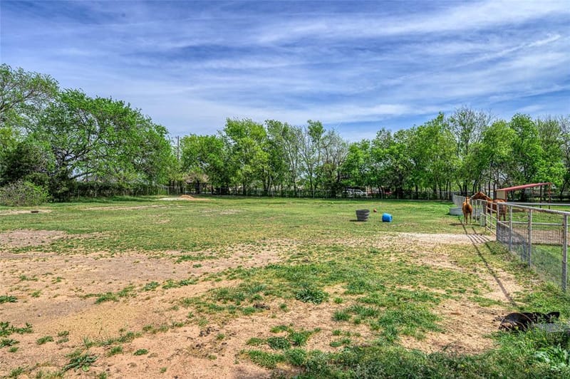 501 N Van Zandt Street, Tioga TX 76271 - Photo 26