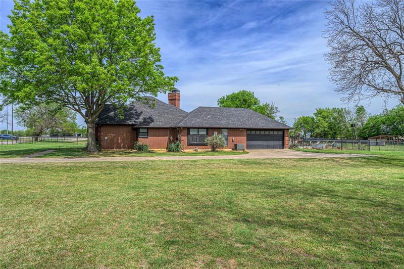 501 N Van Zandt Street, Tioga TX 76271 - Photo 32