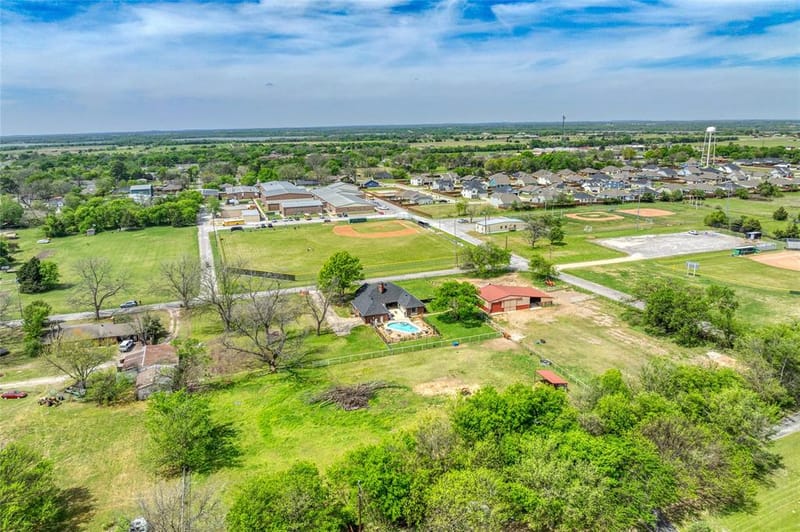 501 N Van Zandt Street, Tioga TX 76271 - Photo 34