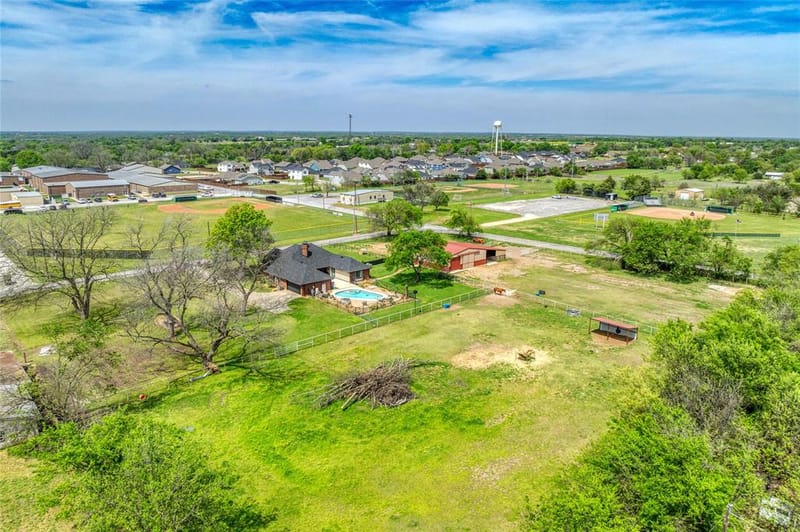 501 N Van Zandt Street, Tioga TX 76271 - Photo 33