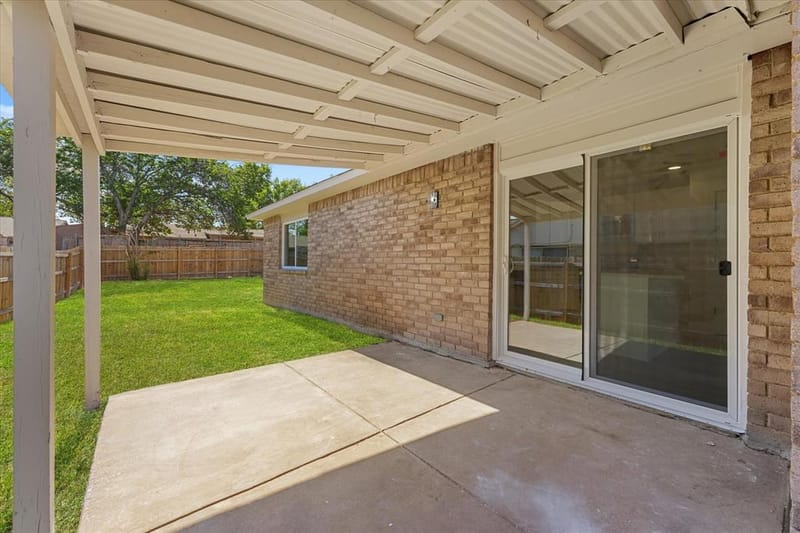 7310 Flameleaf Place, Dallas TX 75249 - Photo 14