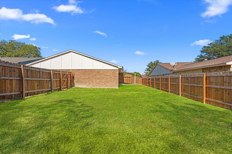 7310 Flameleaf Place, Dallas TX 75249 - Photo 15