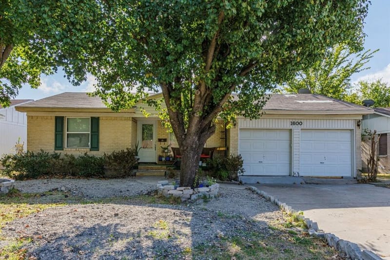 1600 Summit Street, Mesquite TX 75149
