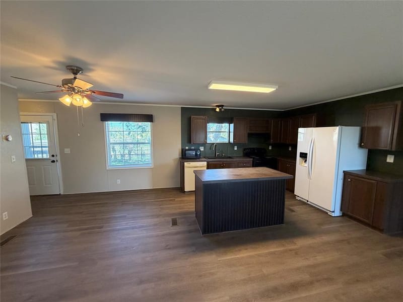 2633 County Road 429, Cleburne TX 76031 - Photo 9