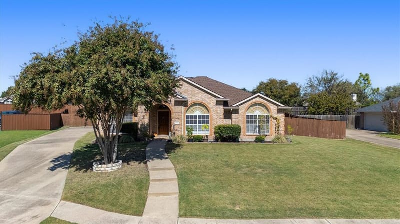 409 Danmire Drive, Murphy TX 75094 - Photo 2