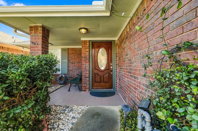 2524 Brooke Trail, Carrollton TX 75006 - Photo 2