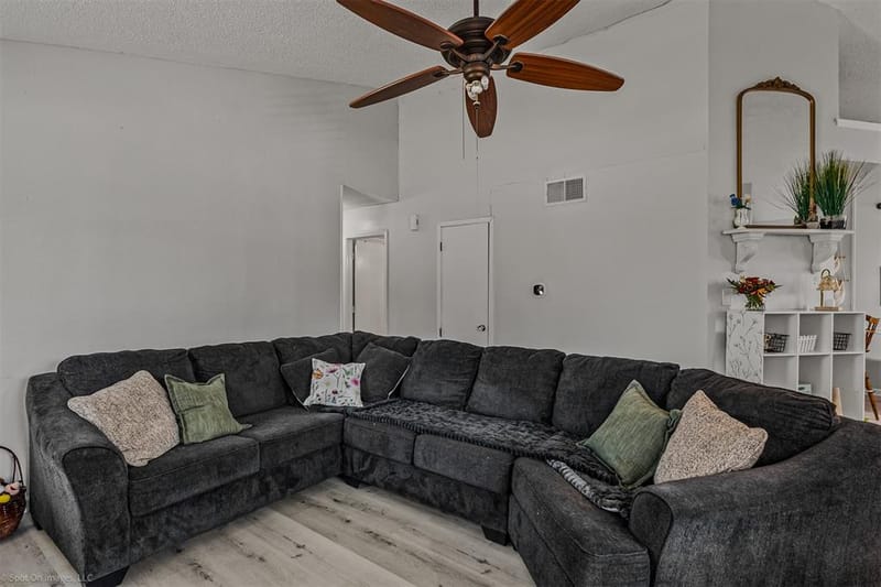 501 Hunters Glen Street, Lewisville TX 75067 - Photo 8