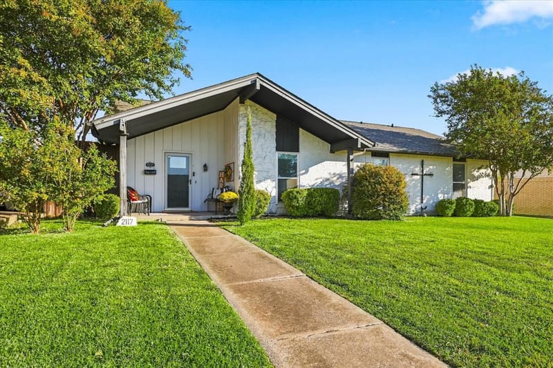 2117 Northmoor Drive, Carrollton TX 75006 - Photo 3