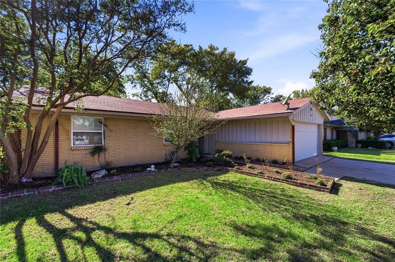 333 Blueberry Lane, Grand Prairie TX 75052 - Photo 2