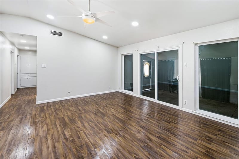 333 Blueberry Lane, Grand Prairie TX 75052 - Photo 7