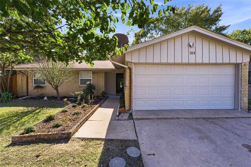 333 Blueberry Lane, Grand Prairie TX 75052