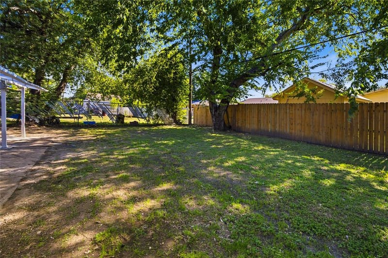 333 Blueberry Lane, Grand Prairie TX 75052 - Photo 20