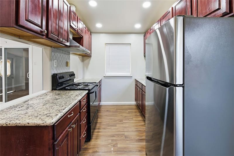 333 Blueberry Lane, Grand Prairie TX 75052 - Photo 8