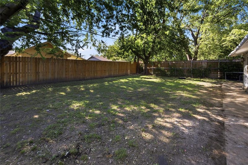 333 Blueberry Lane, Grand Prairie TX 75052 - Photo 21