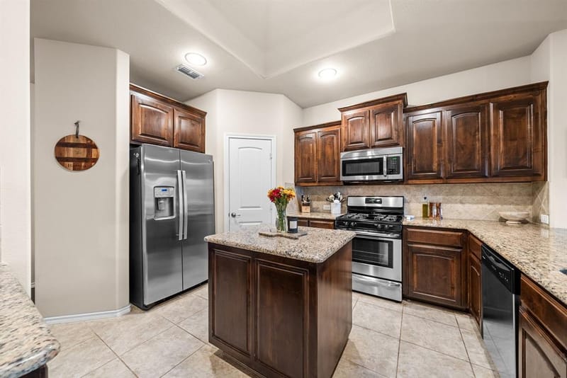 5825 Glenwood Drive, Denton TX 76208 - Photo 9