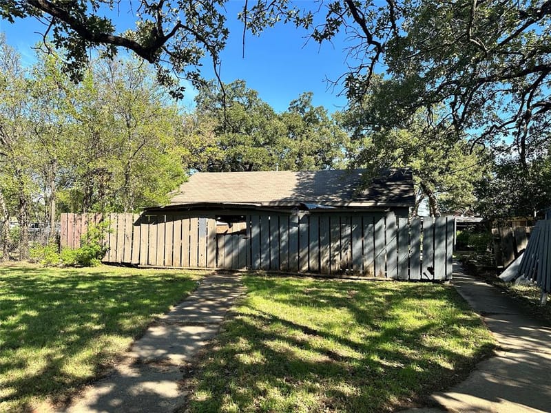 6209 Forest Hill Drive, Forest Hill TX 76119 - Photo 7