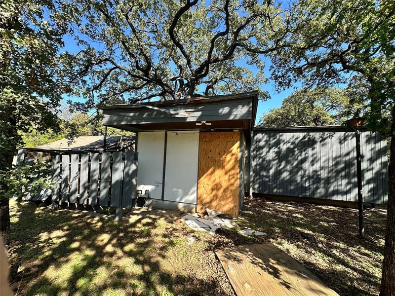 6209 Forest Hill Drive, Forest Hill TX 76119 - Photo 4