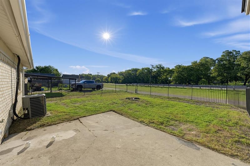 1026 Quebec Drive, Garland TX 75040 - Photo 10