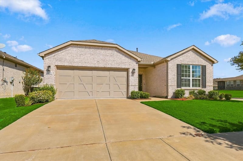 965 Memorial Drive, Little Elm TX 76227 - Photo 3
