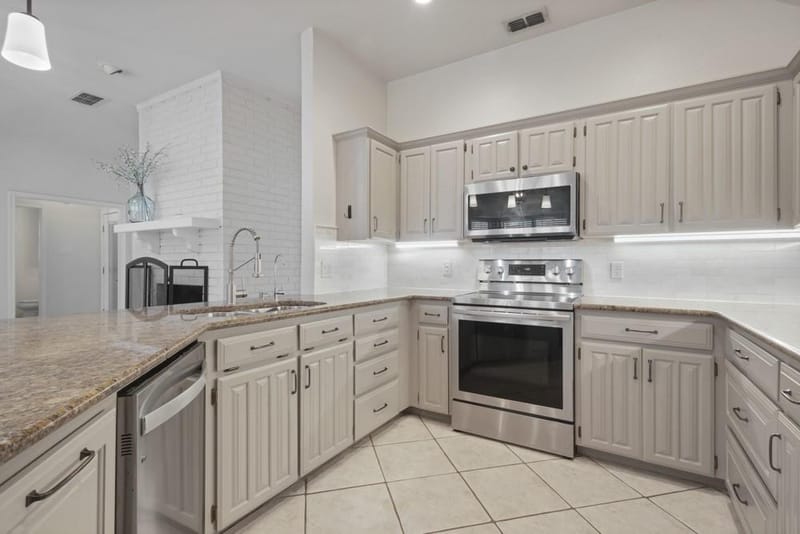 6205 Brookstone Drive, Arlington TX 76001 - Photo 12